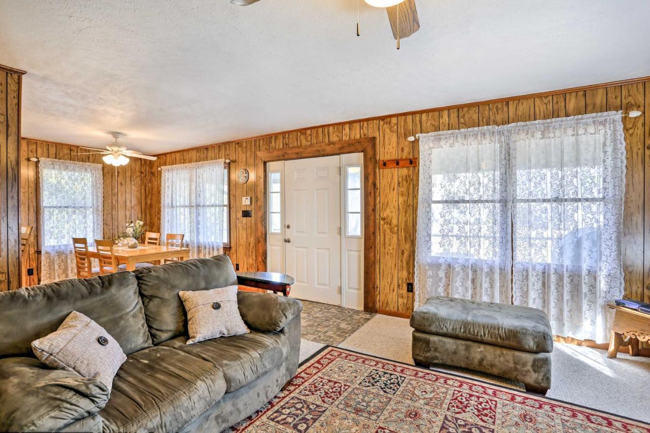 Lake Waccamaw Home With Fenced Yard And Shared Pier! Esterno foto